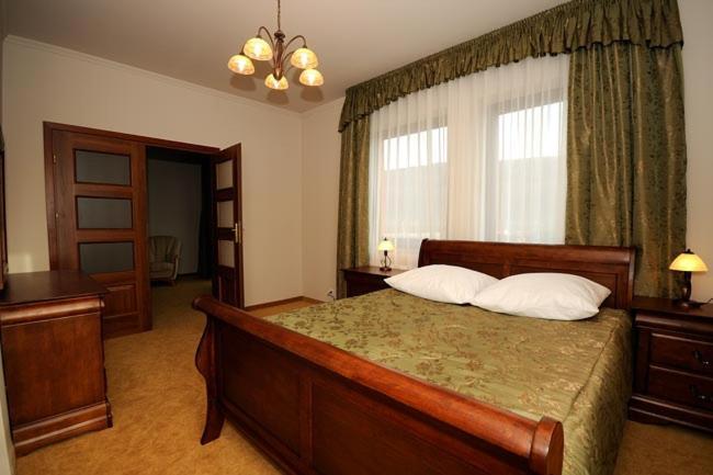 Hotel Salamandra Hoczew Exterior foto